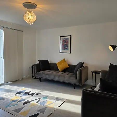 Hillwood Court By Horizon Holiday home
